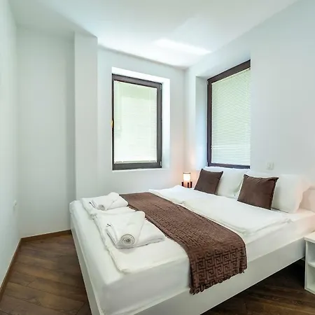 Apartment Urania *